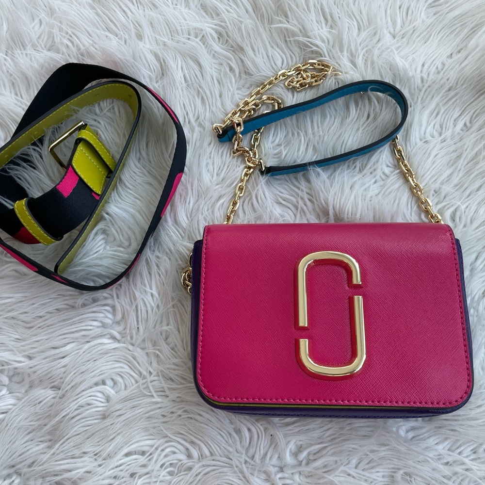 Marc Jacobs Hip Shot